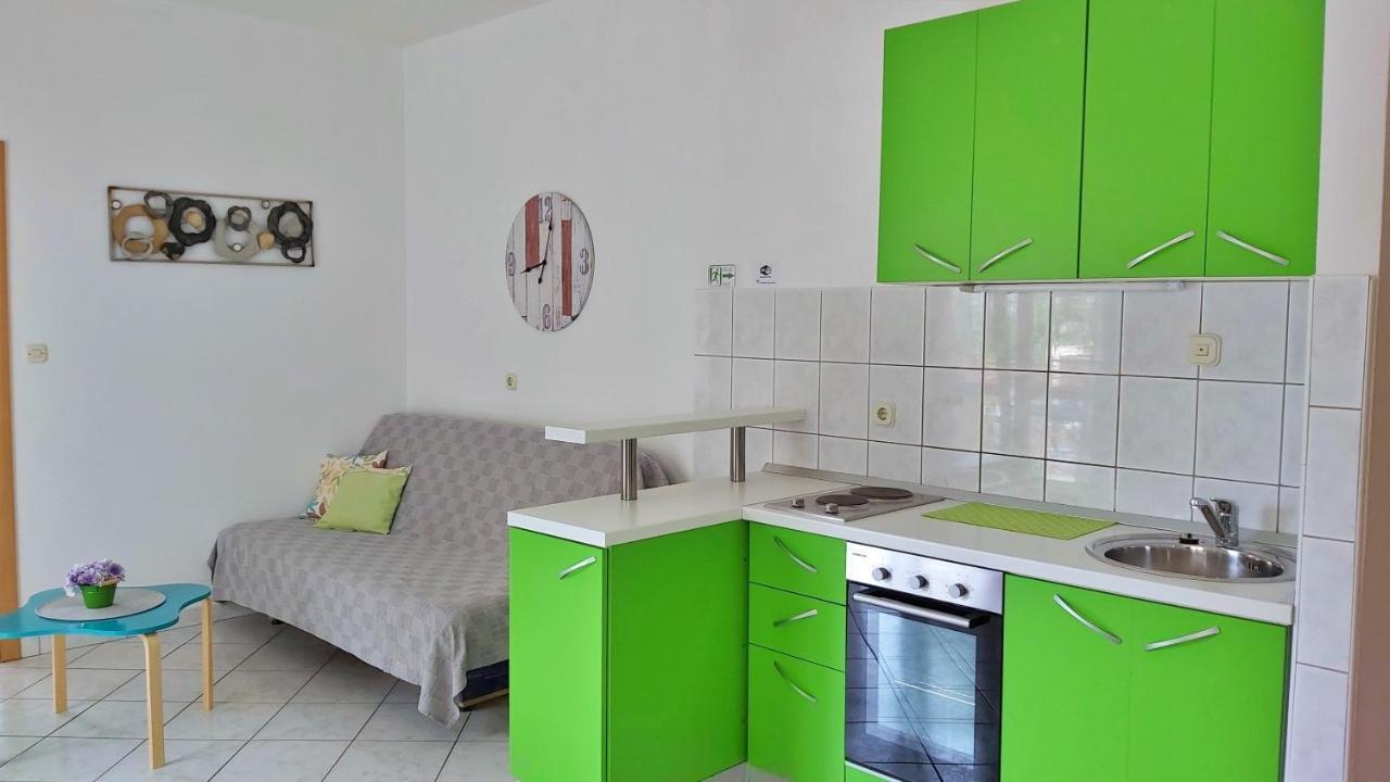 Apartments Zvone 오미스 외부 사진