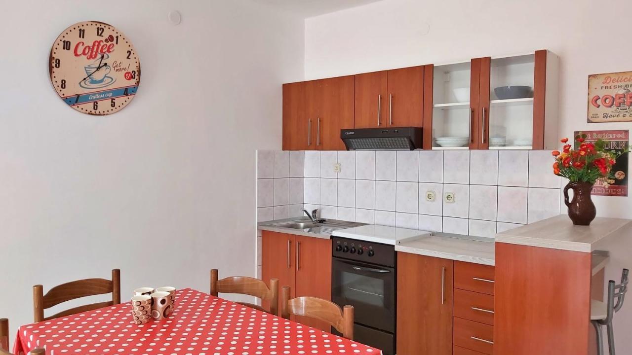 Apartments Zvone 오미스 외부 사진