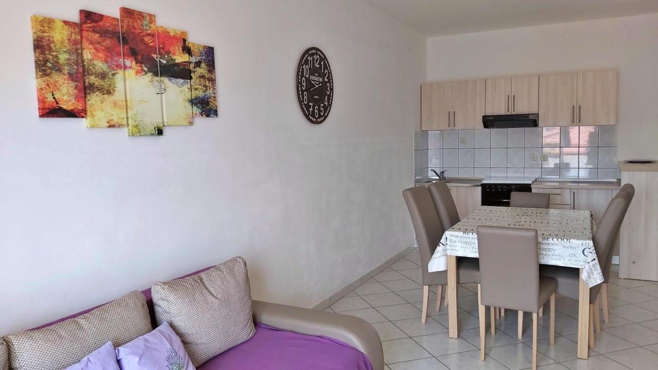 Apartments Zvone 오미스 외부 사진
