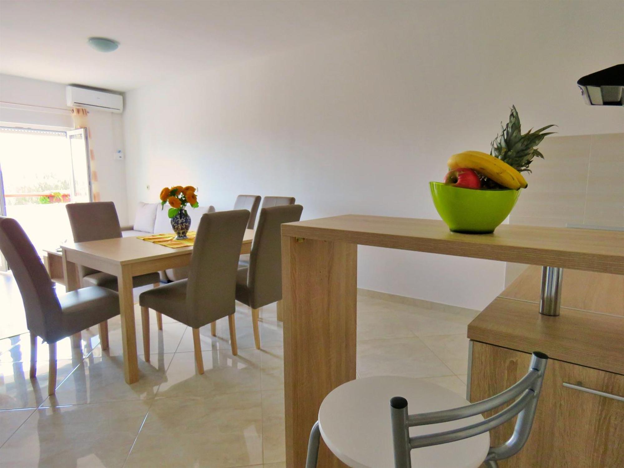 Apartments Zvone 오미스 객실 사진