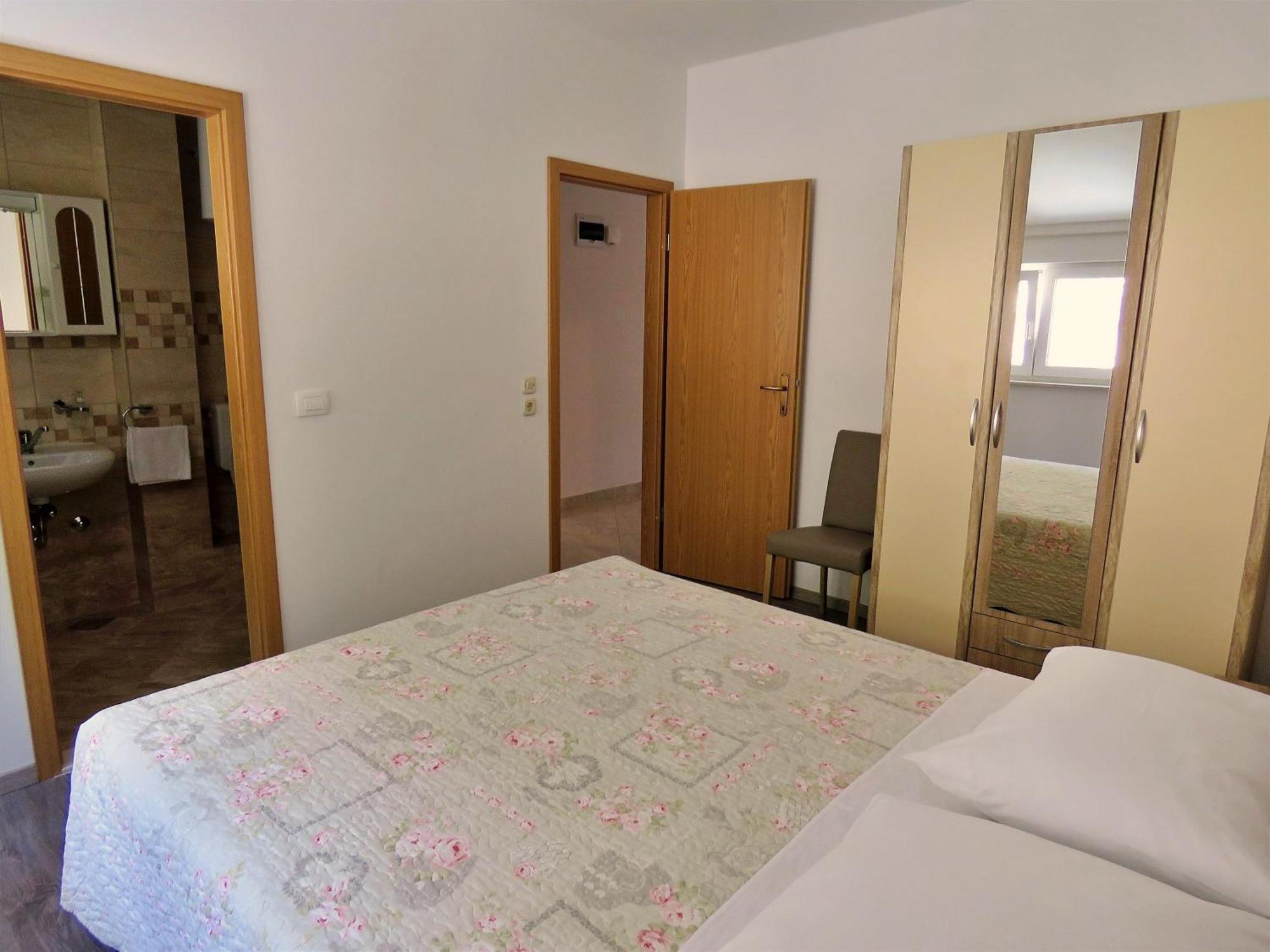 Apartments Zvone 오미스 외부 사진