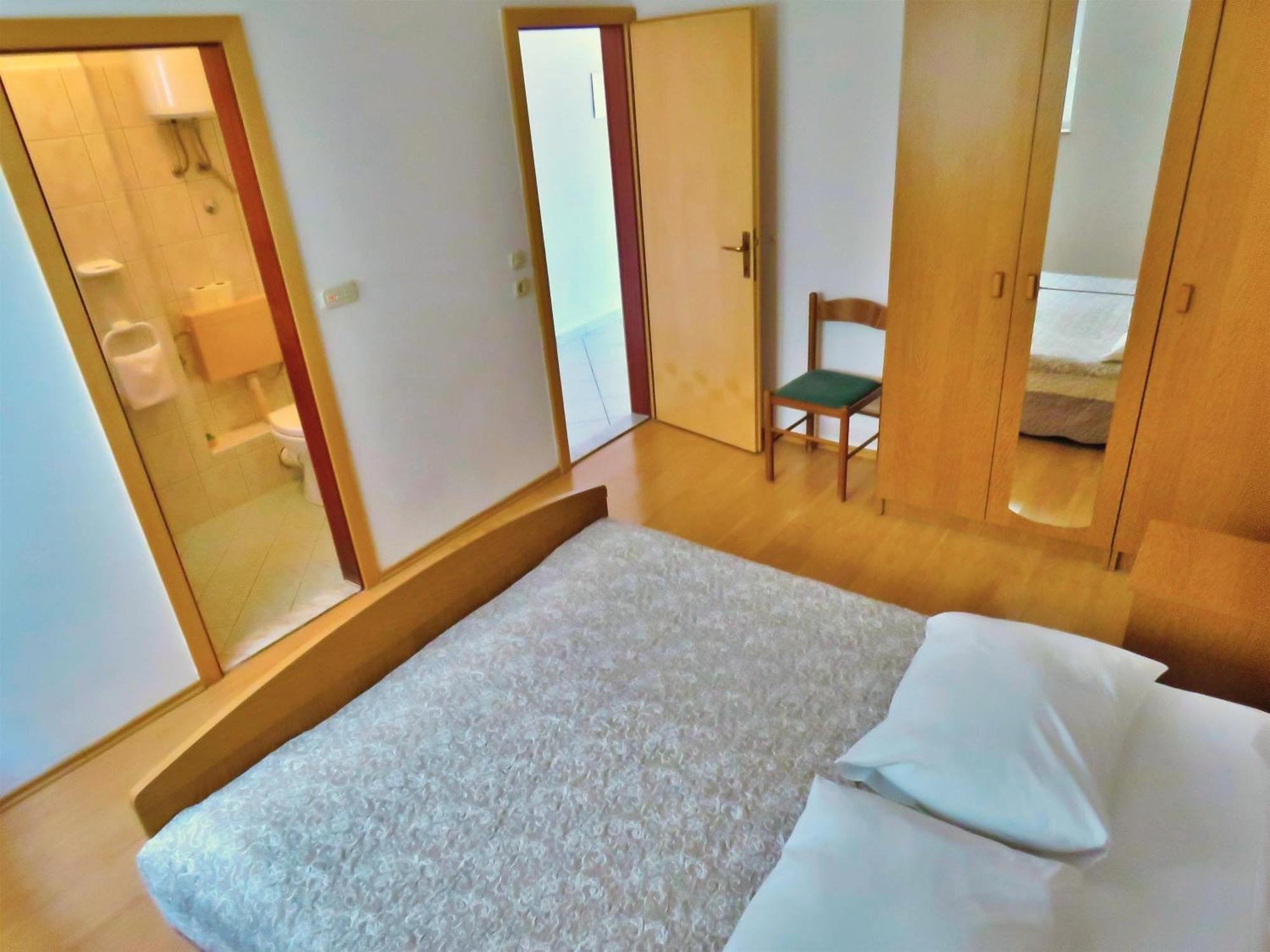 Apartments Zvone 오미스 객실 사진
