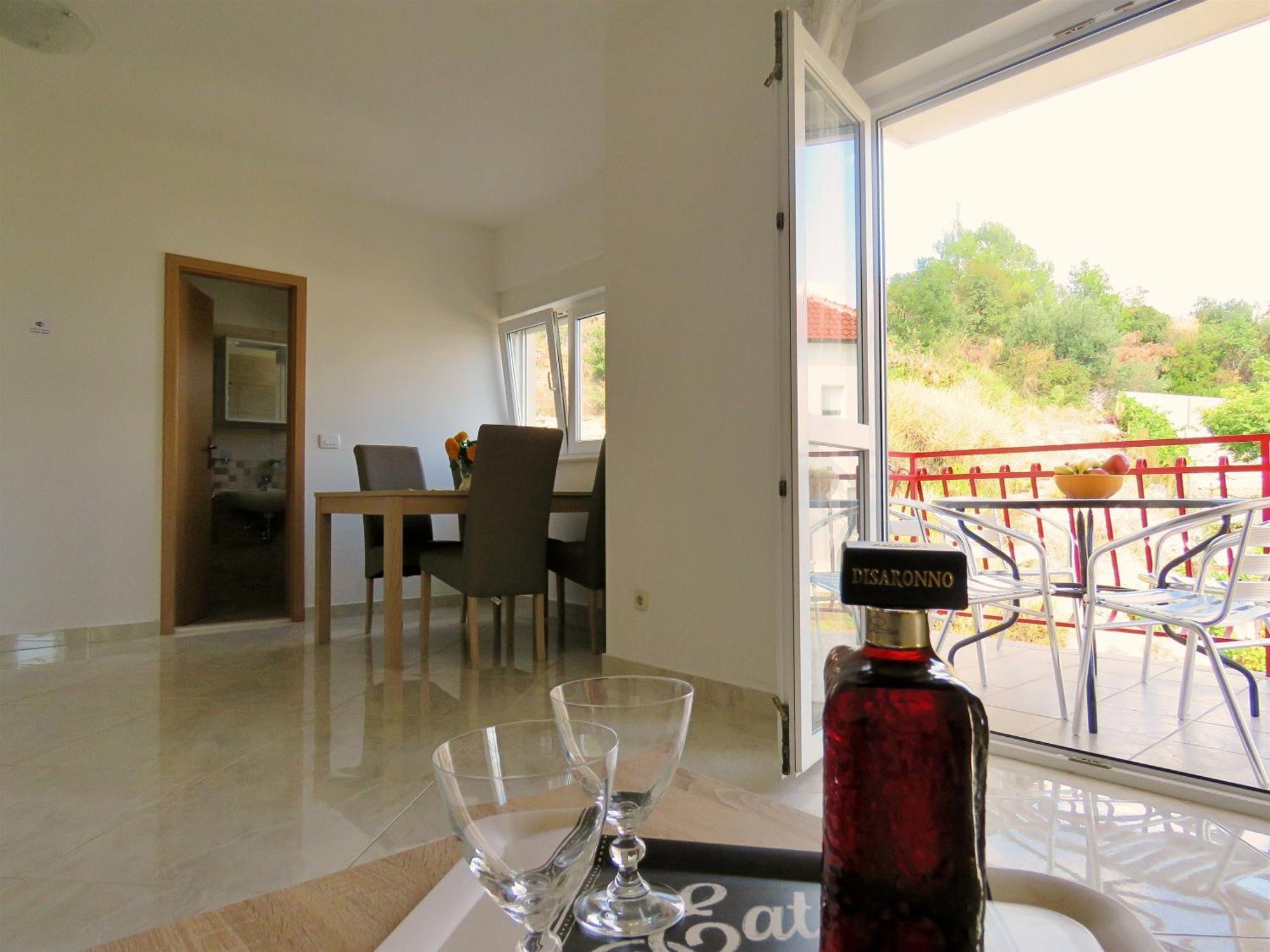 Apartments Zvone 오미스 객실 사진