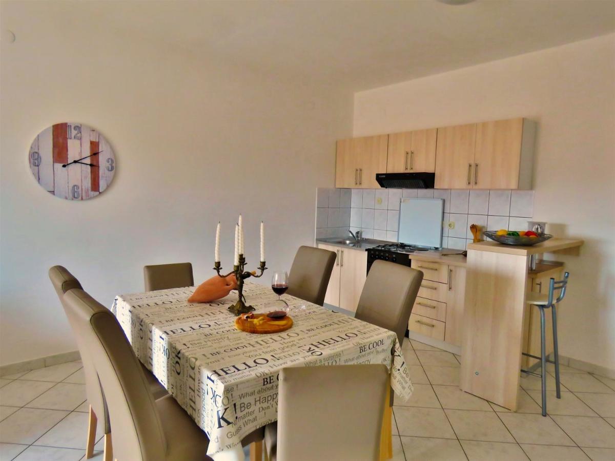 Apartments Zvone 오미스 외부 사진